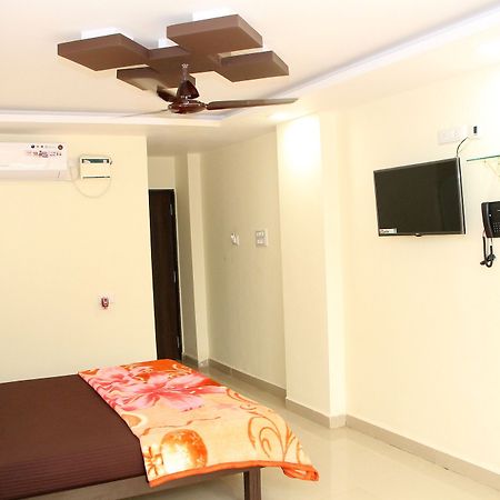 Hotel Swaraj The Goan Dream Calangute Esterno foto