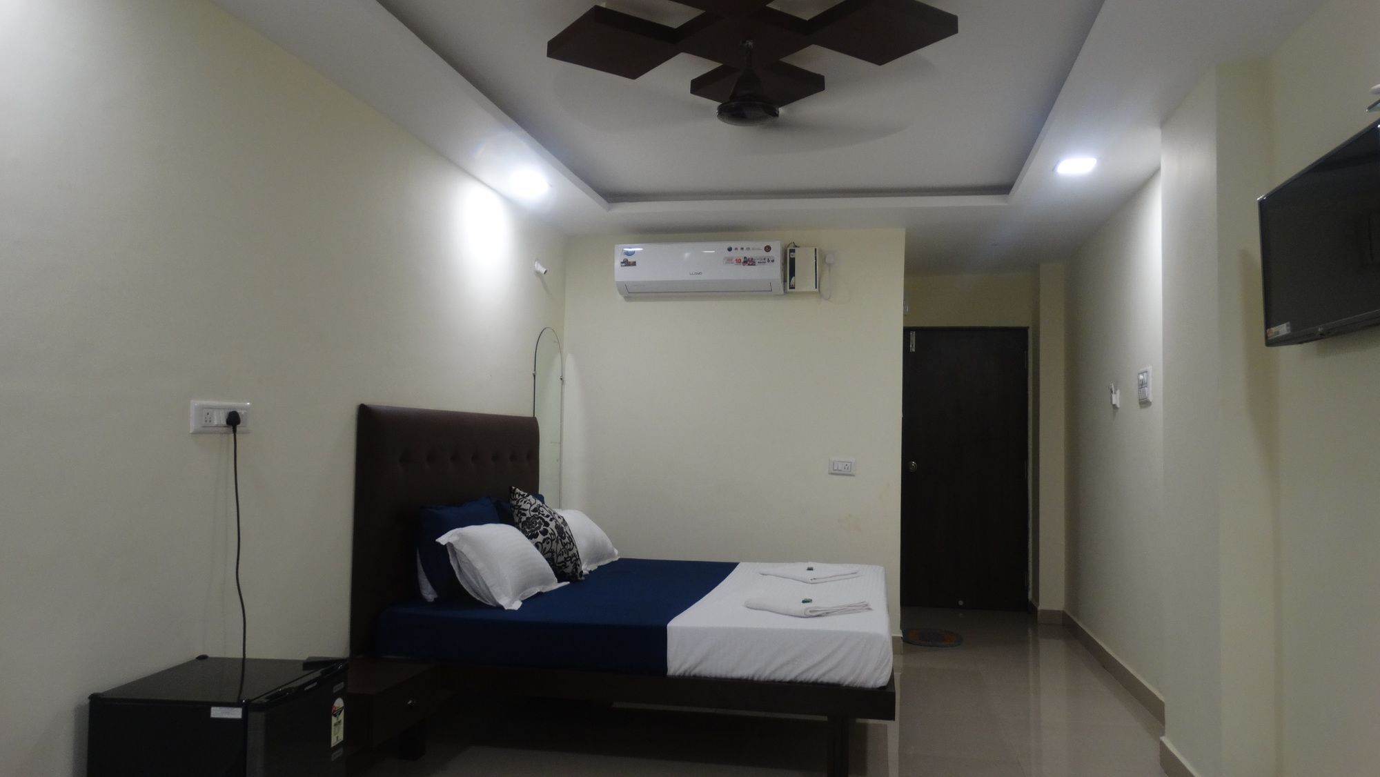 Hotel Swaraj The Goan Dream Calangute Esterno foto